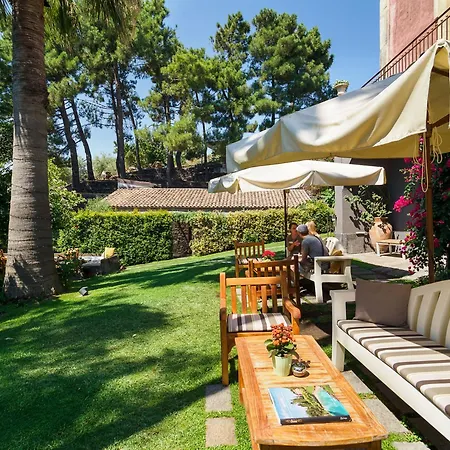 Ξενοδοχείο Monaci Delle Terre Nere 5*