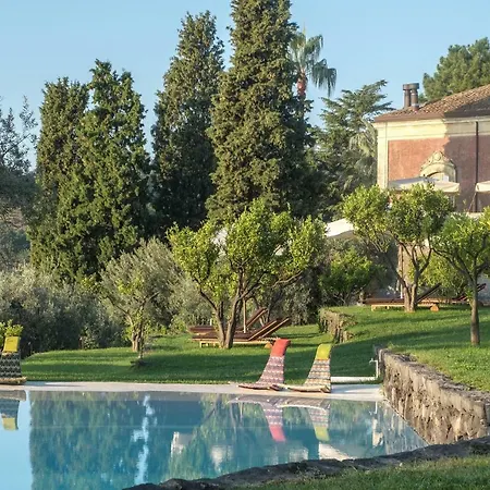 Ξενοδοχείο Monaci Delle Terre Nere 5*