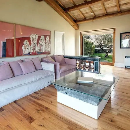 Ξενοδοχείο Monaci Delle Terre Nere 5*