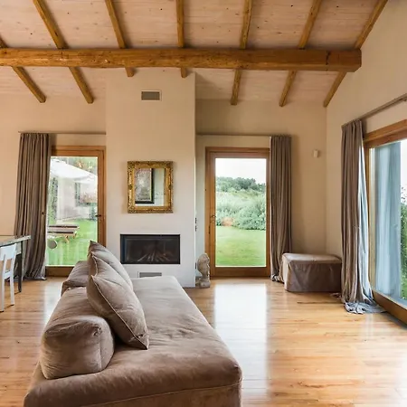 Ξενοδοχείο Monaci Delle Terre Nere 5*