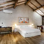 Hotel Monaci Delle Terre Nere