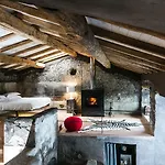 Monaci Delle Terre Nere Hotel 5*