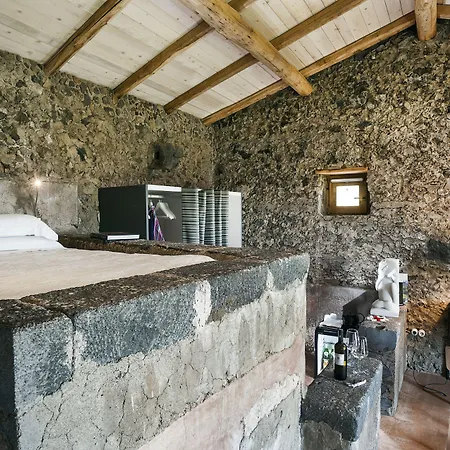 Szálloda Monaci Delle Terre Nere 5*
