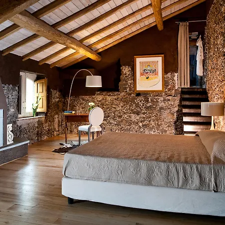 Monaci Delle Terre Nere Szálloda