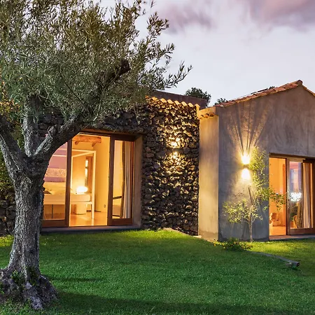 Monaci Delle Terre Nere Отель 5*