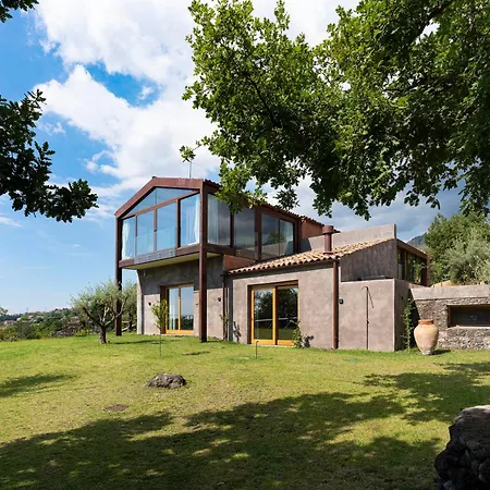 Monaci Delle Terre Nere Szálloda