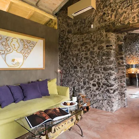 Monaci Delle Terre Nere Отель