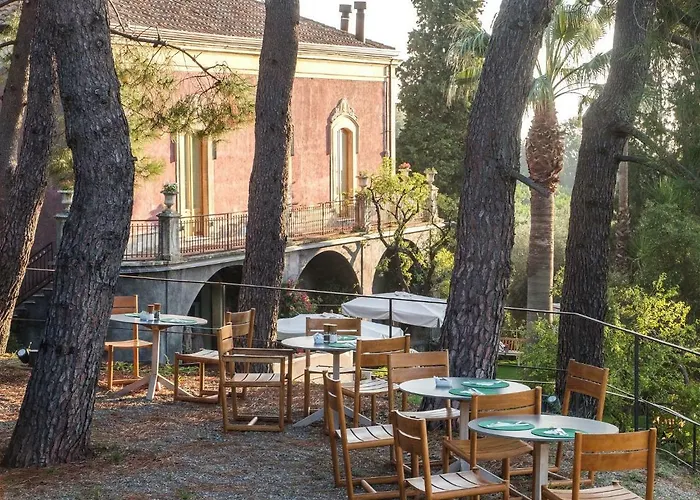 Hotel Monaci Delle Terre Nere 5*